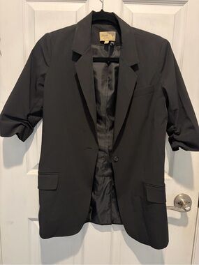 Elizabeth and James Black Tailored Women's Blazer